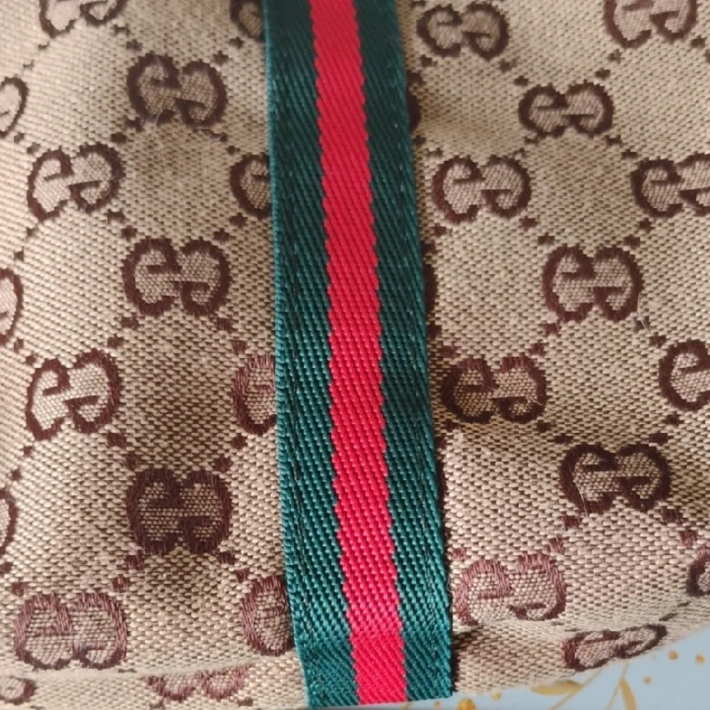 NOT Gucci, ee Monogram Pouch with Green and Red Stripe - Picture 4 of 9